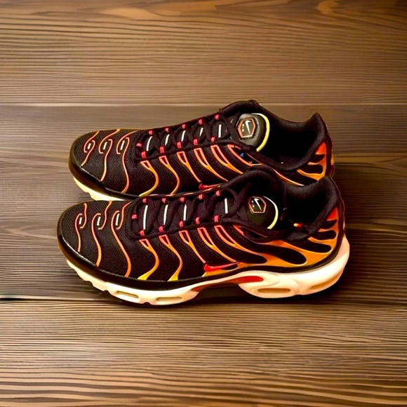 Nike (Reverse Sunset) Air Max Plus - Picture 2 of 6